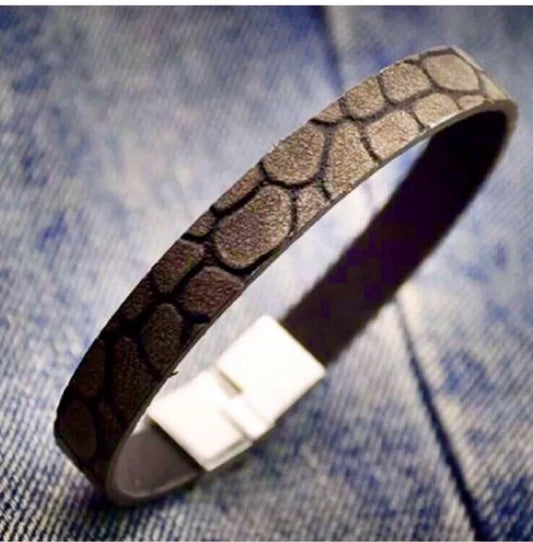 Alloy faux leather bracelet for Men in Black Colour - La Veliere