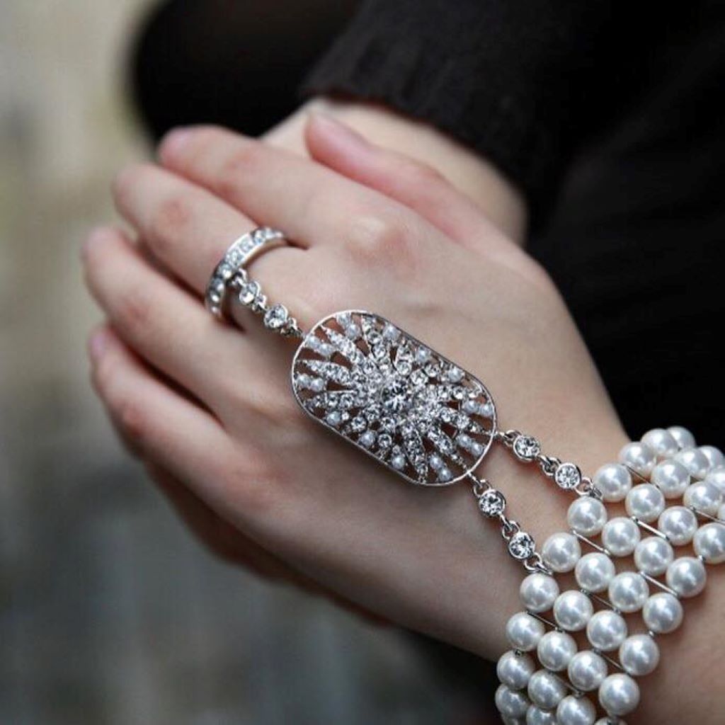 Pearl hand-chain with bracelet - La Veliere