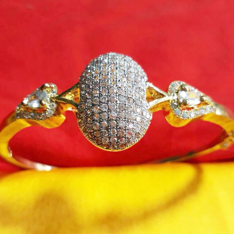 Ladies American Diamond Bracelet - Round Shaped - La Veliere
