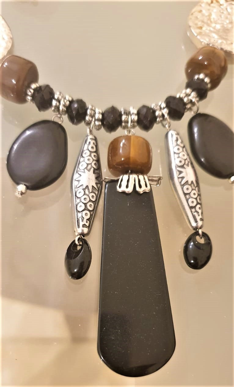 Beads Necklace for Women - Contemporary Fashion - La Veliere